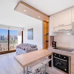 Wood Summer 2B W/Parking, Wifi & View.